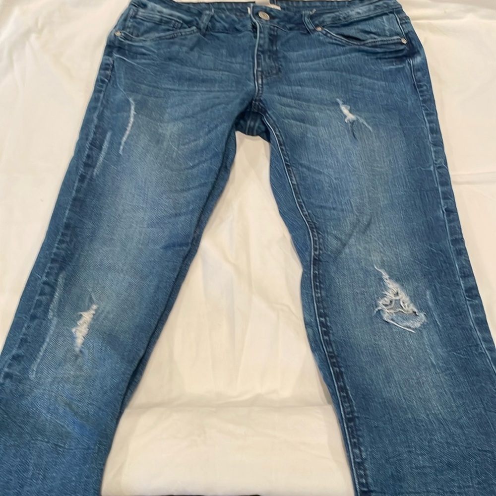 Forever 21 Distressed skinny Ankle Jeans